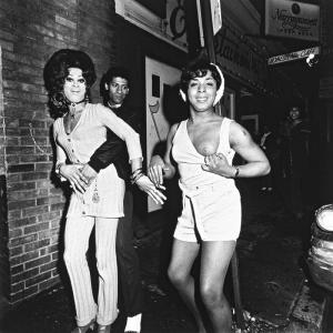 Jeffrey Silverthorne, Female Impersonators, Chili con Carne Rhonda Jewels and friend 1972-1974 © Jeffrey Silverthorne, courtesy Galerie VU'