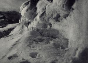 Rudolf Koppitz, Snow Overhang at mount Hochschwab, 1912, bromoil 46,2 x 60 cm Photoinstitut Bonartes, Vienna
