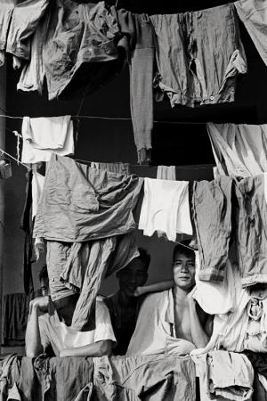 Willy Rizzo Camp de prisonniers de combattants vietminh près d’Hanoï 1951 © Willy Rizzo